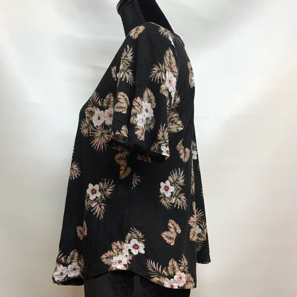 Elodie Women's Floral  black medium Top Rayon Shirt Sz M Short Sleeve open front - Picture 7 of 10